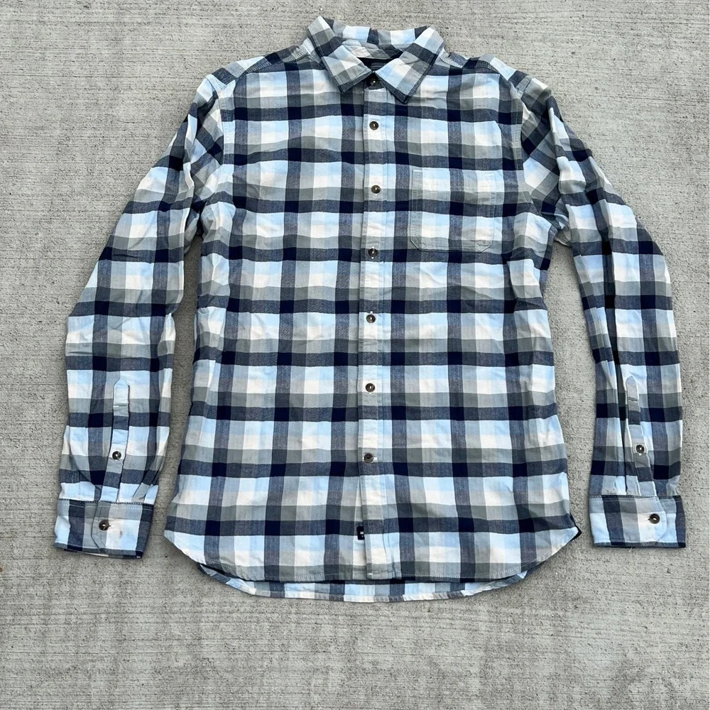 The North Face Plaid Long‎ Sleeve Button Up Shirt Men's Size M
